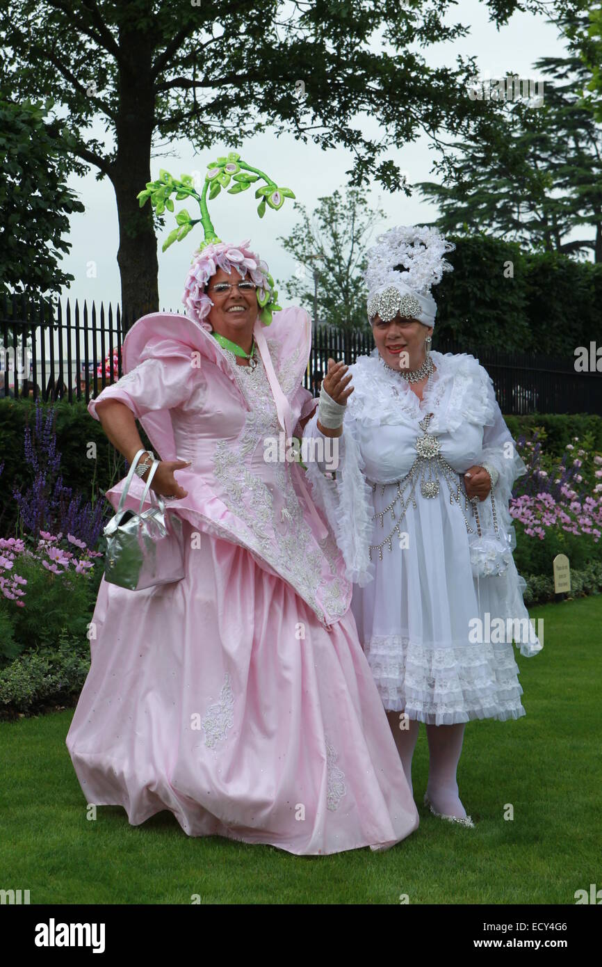 Ladies day ascot celebrity hi-res stock photography and images - Alamy