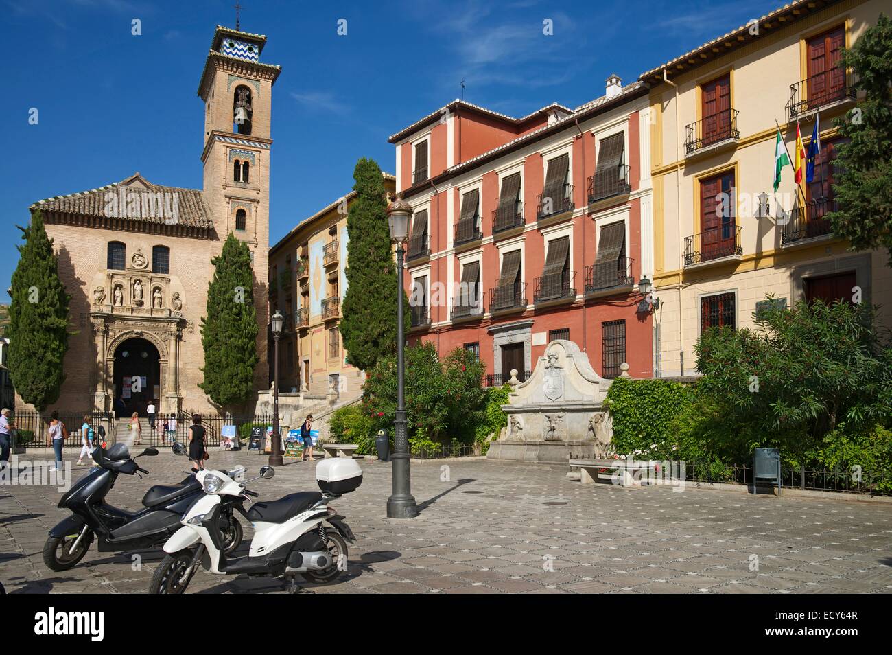 Iglesia de Santa Ana y San Gil, Granada, Andalucía, Spain Stock Photo