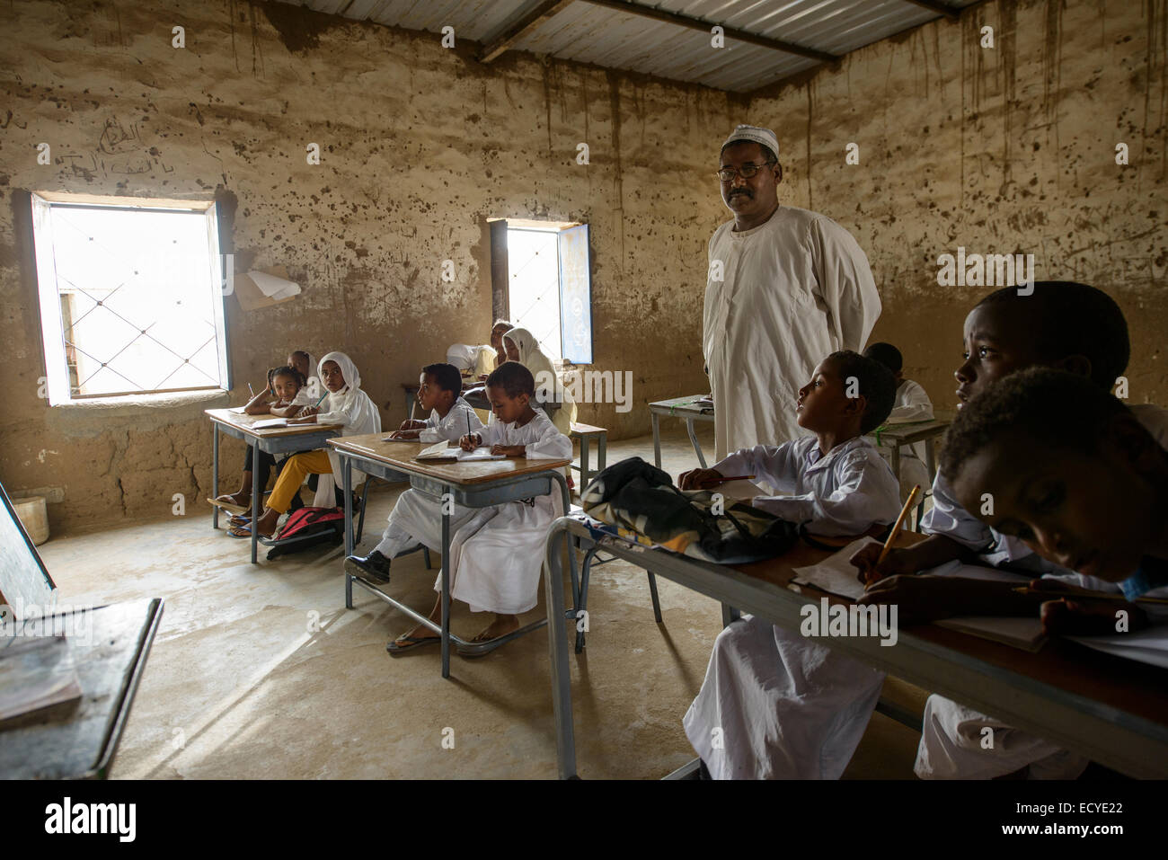Children of a school in the Sahara desert, Sudan Stock Photo