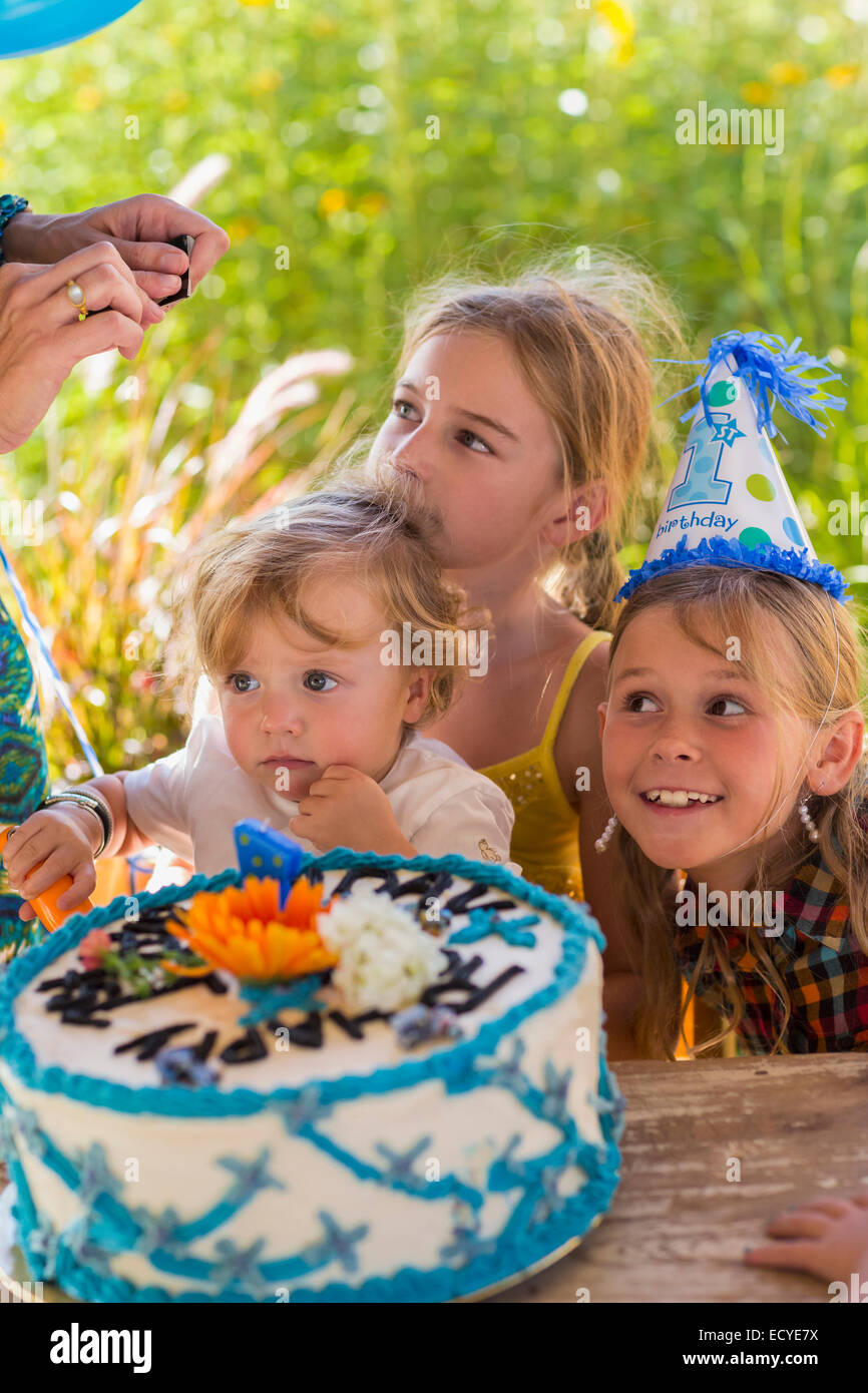 Happy family celebrating birthday hi-res stock photography and images ...