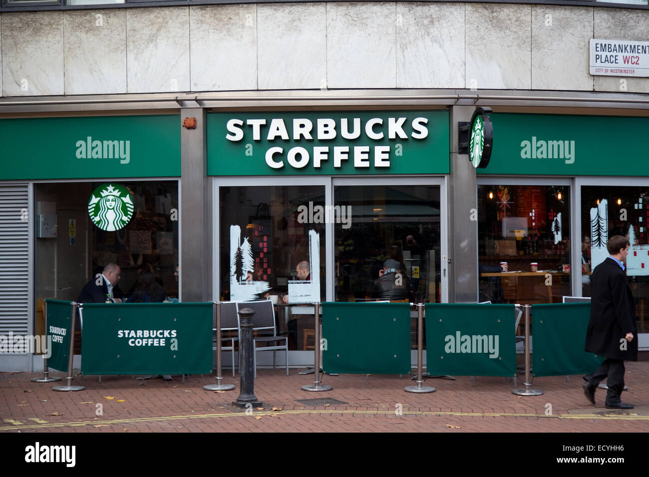 LONDON - DECEMBER 11TH: The exterior of a starbucks coffee shop on December the 11th, 2014, in London, England, UK. Starbucks ha Stock Photo