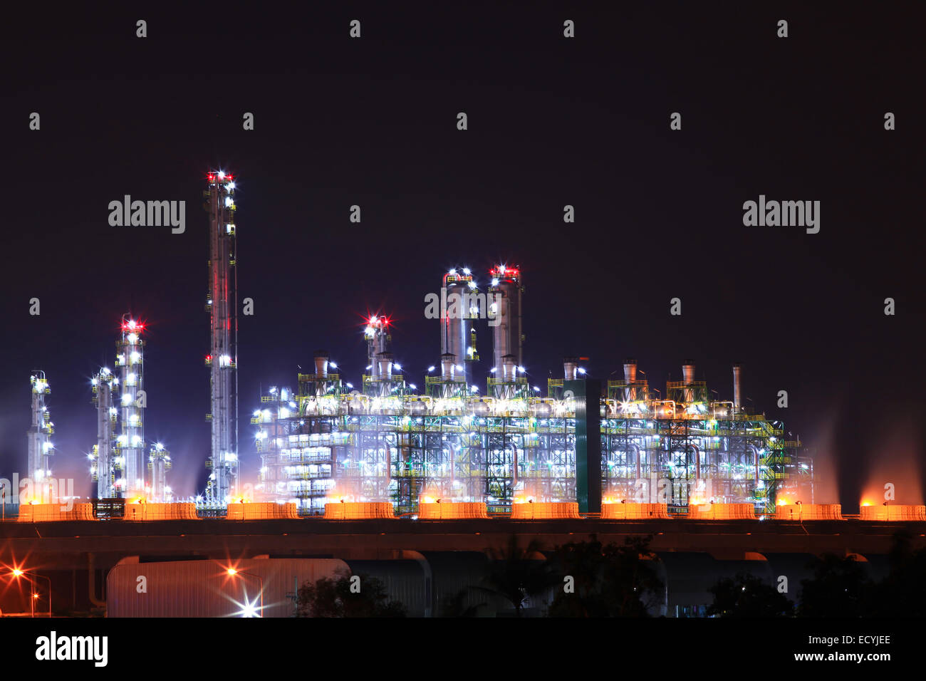 beautiful scenic of petrochemical oil refinery plant shines at night ...
