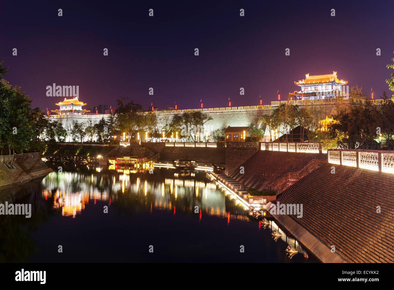 Xi'an city wall South side nighttime scenery. Xi'an, Shaanxi, China 2014 Stock Photo