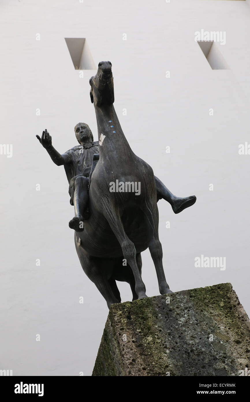 Statue man horse hires stock photography and images Alamy