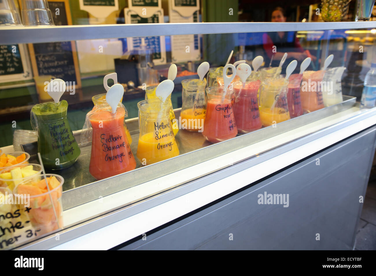 fresh squeeze juice bar European market Stock Photo Alamy
