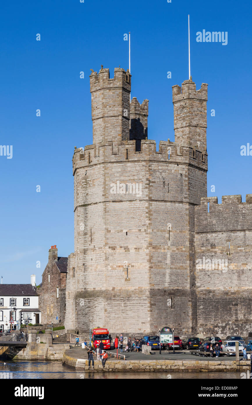 Wales Caernarfon Caernarfon Castle Eagle Tower Stock Photo Alamy Wales Caernarfon Caernarfon Castle Eagle Tower Stock Photo Alamy