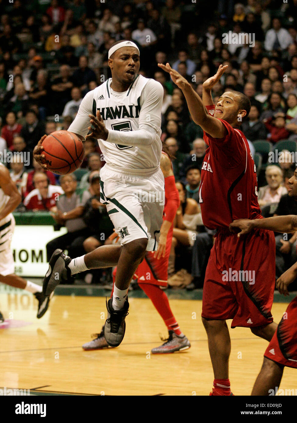 Honolulu, Hawaii. 22nd Dec, 2014. Hawaii Rainbow Warriors guard ...