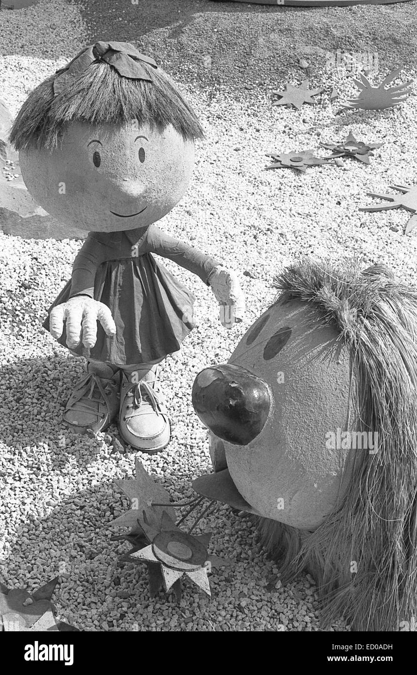 Florence and Dougal from the Magic Roundabout. A bw image from the Liverpool Garden Festival in 1984 Stock Photo