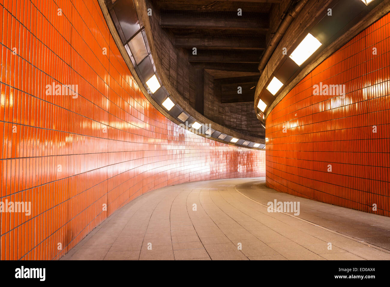 In der Nähe von orange Reflektor eines Signals Blitzlicht an der Straße  Baustelle Stockfotografie - Alamy