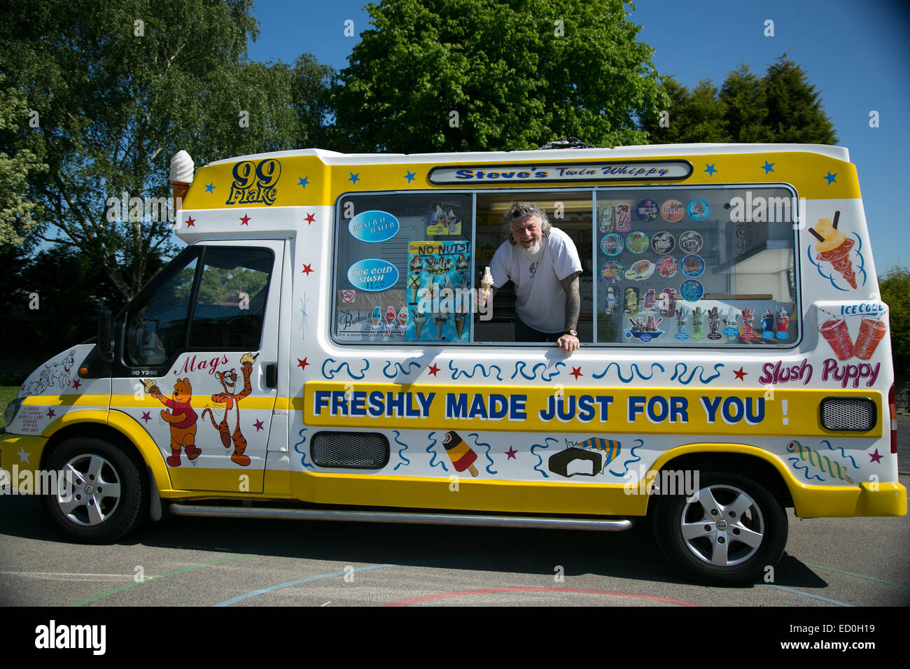 Ice Cream Van Man High Resolution Stock Photography And Images Alamy