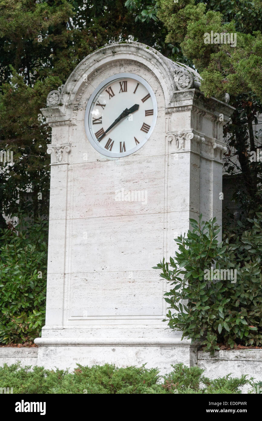Clock on UC Berkeley campus Stock Photo Alamy