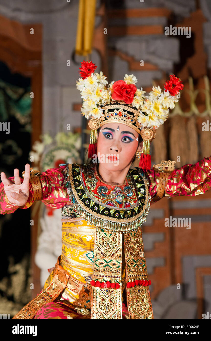Dance called "Legong Dance" at the Palace of Ubud. UbudBali