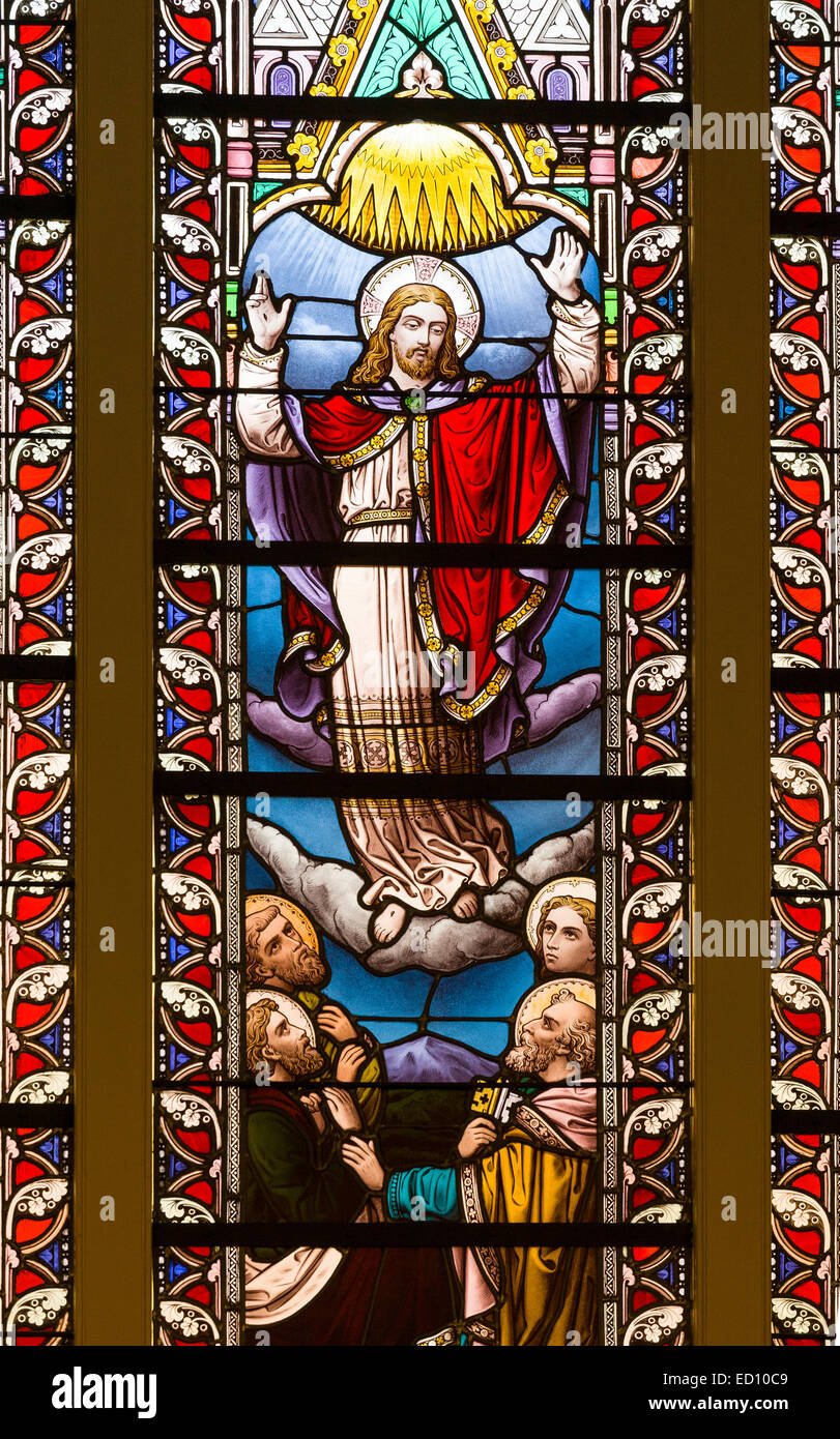 Stained glass window st pauls hi-res stock photography and images - Alamy