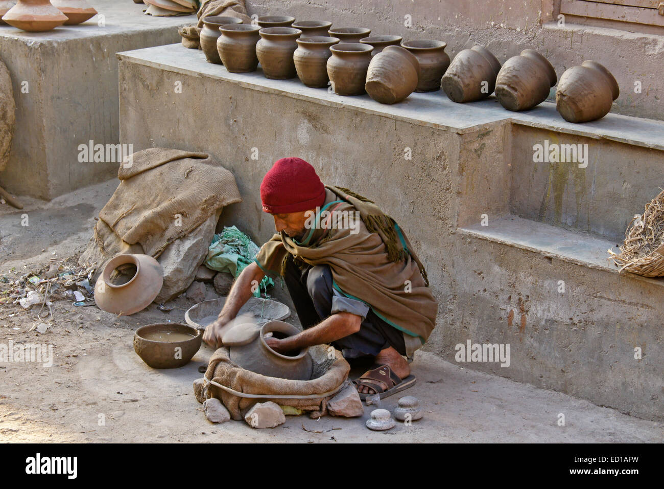 Indian clay pots hi-res stock photography and images - Alamy