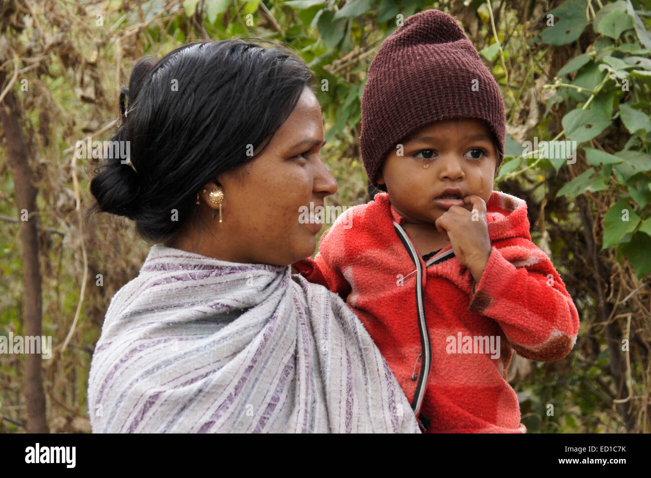 Mother and child of Rathwa tribe, Gujarat, India Stock Photo