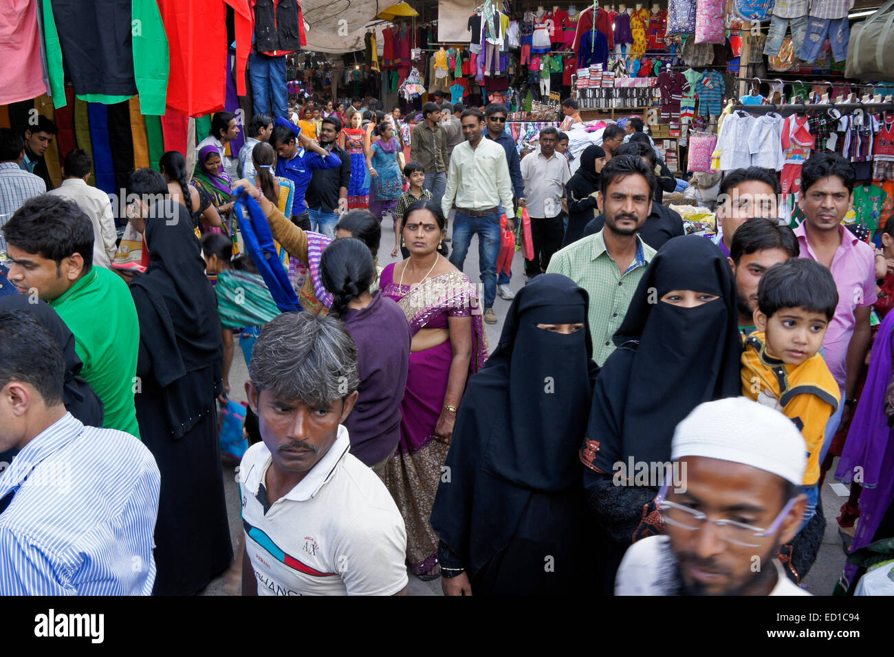 Crowded market in Old Ahmedabad, Gujarat, India Stock Photo - Alamy