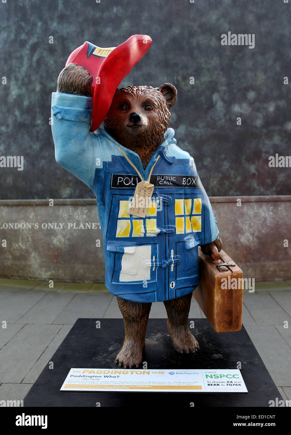 Paddington bear statue hires stock photography and images Alamy
