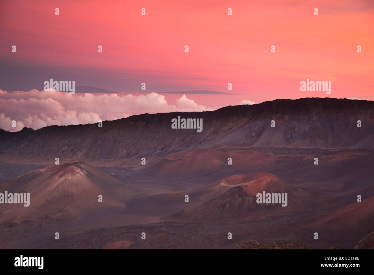 Hawai‘i volcanoes national park hires stock photography and images Alamy