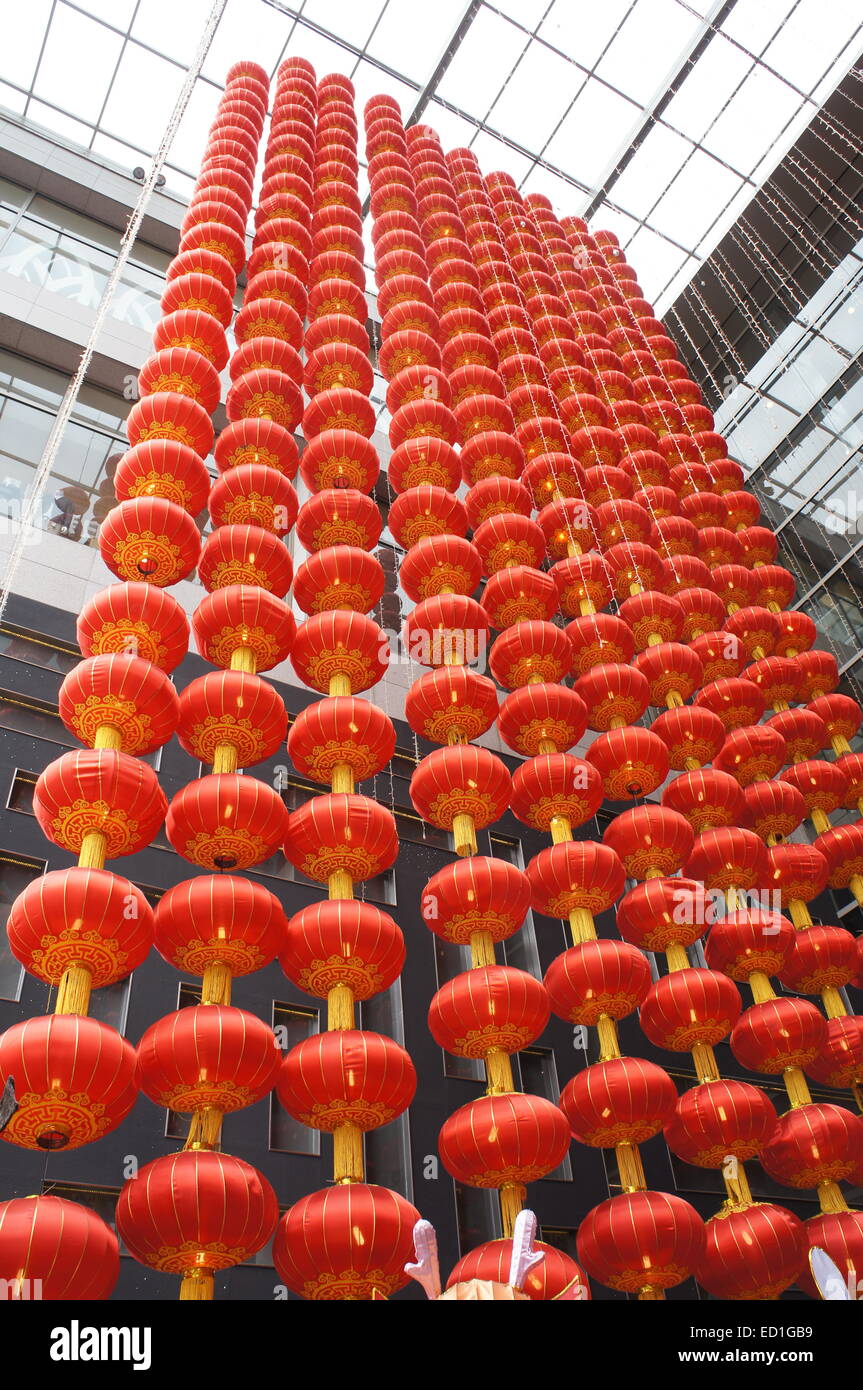red paper lanterns hanging from ceiling Stock Photo - Alamy