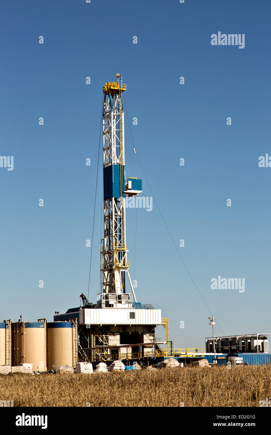 Oil-gas drill rig operating,  North Dakota Stock Photo