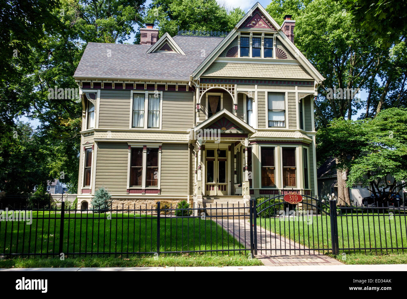 Illinois Fairbury renovated restored historic house home Victorian
