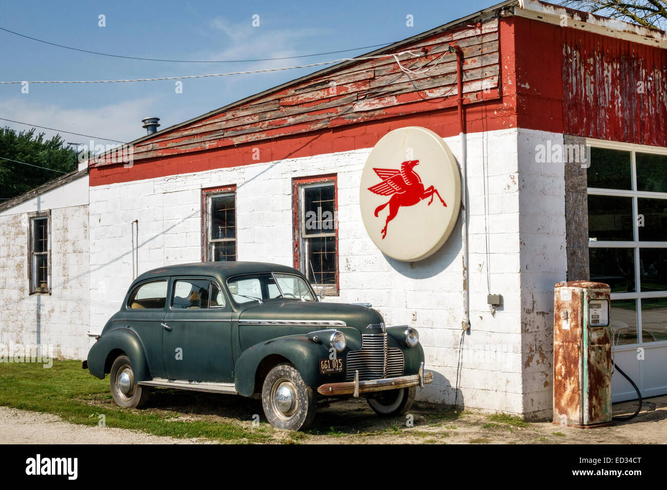 Illinois Odell,historic highway Route 66,antique,car,automobile,auto,vehicle,gas station,petrol,Mobil,IL140905057 Stock Photo