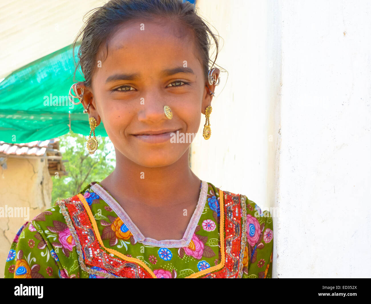 India portrait girl hi-res stock photography and images - Alamy