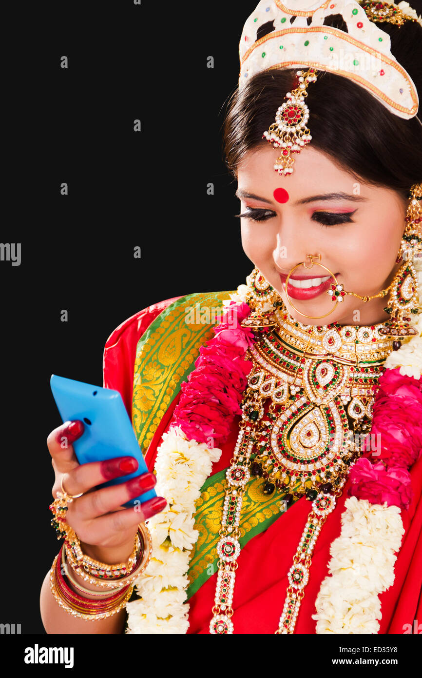 Pin by Akash Haldar on Bangali wedding | Bride poses, Bride photos poses,  Indian bride poses