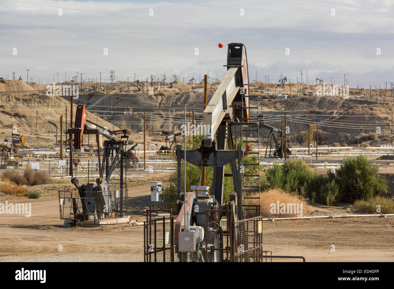 Kern river oil field hi-res stock photography and images - Alamy