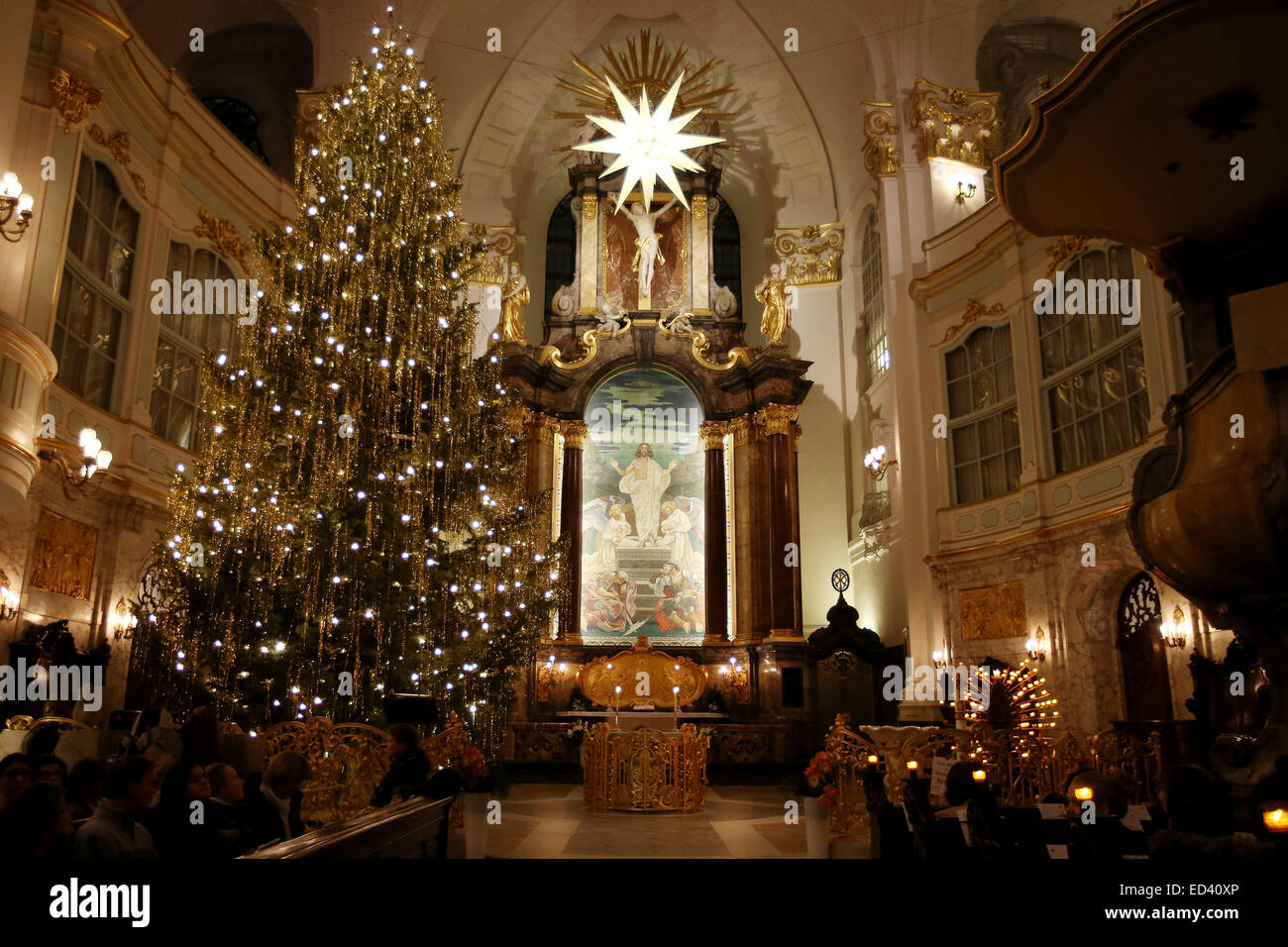 A christmas tree in full regalia at the crib devotion in the Main
