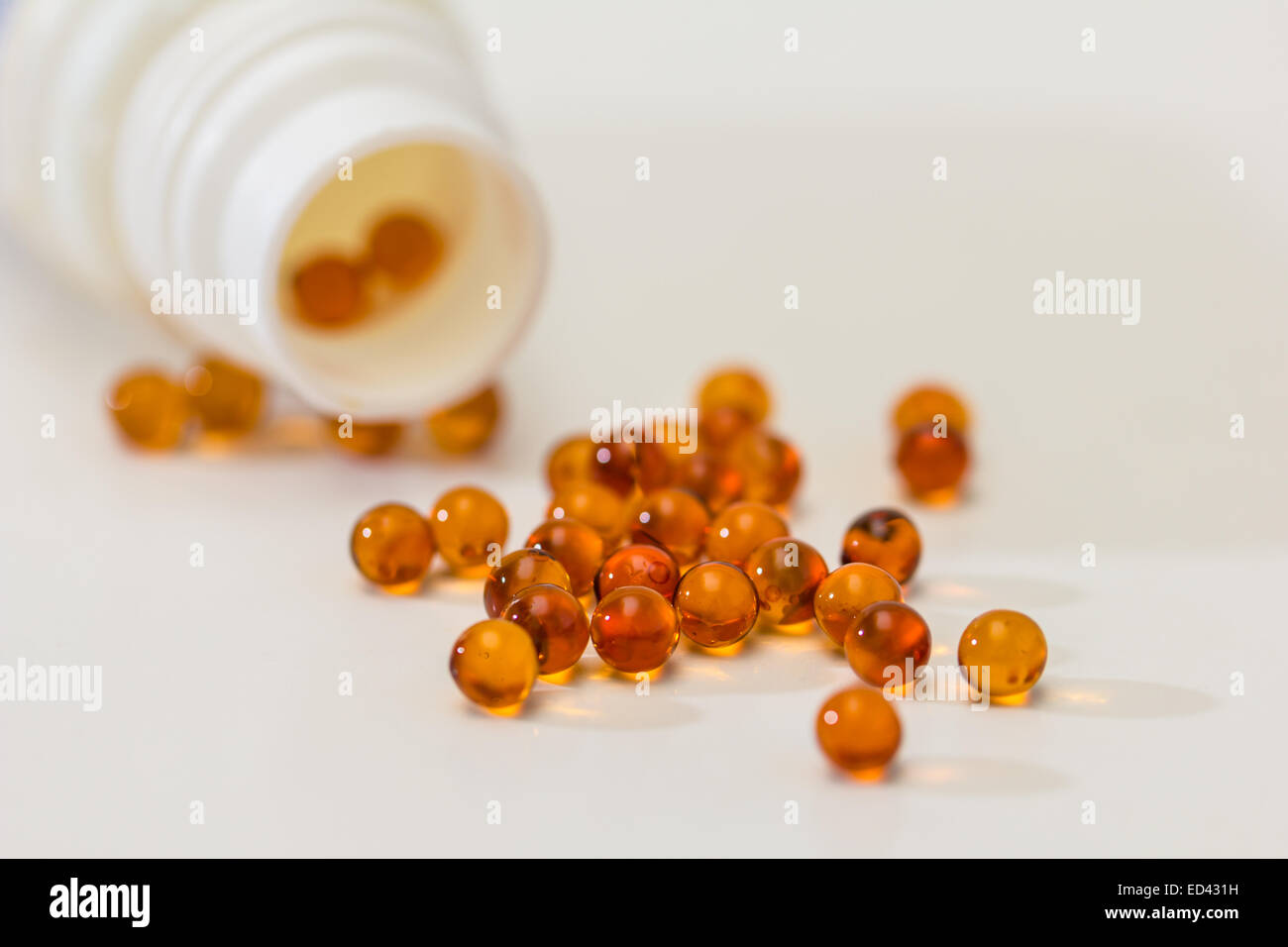 Spilled Pill Bottle. Pills Medicine Stock Photo - Alamy