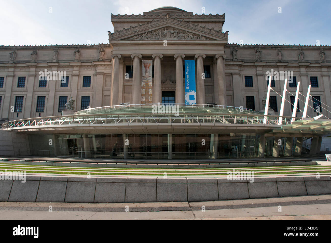 Brooklyn Museum of Art 200 Easterm Parkway. It was built under the guise of being one of the largest art museums in the world in Stock Photo
