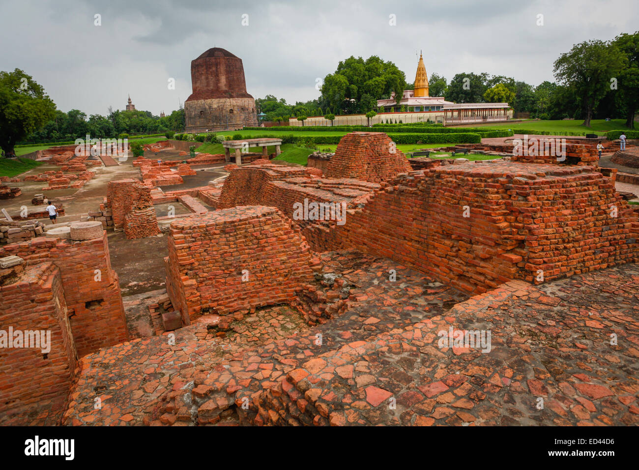 Ruins of brick structures at Dhamek stupa complex in Sarnath, on the outskirts of Varanasi, Uttar Pradesh, India. Stock Photo