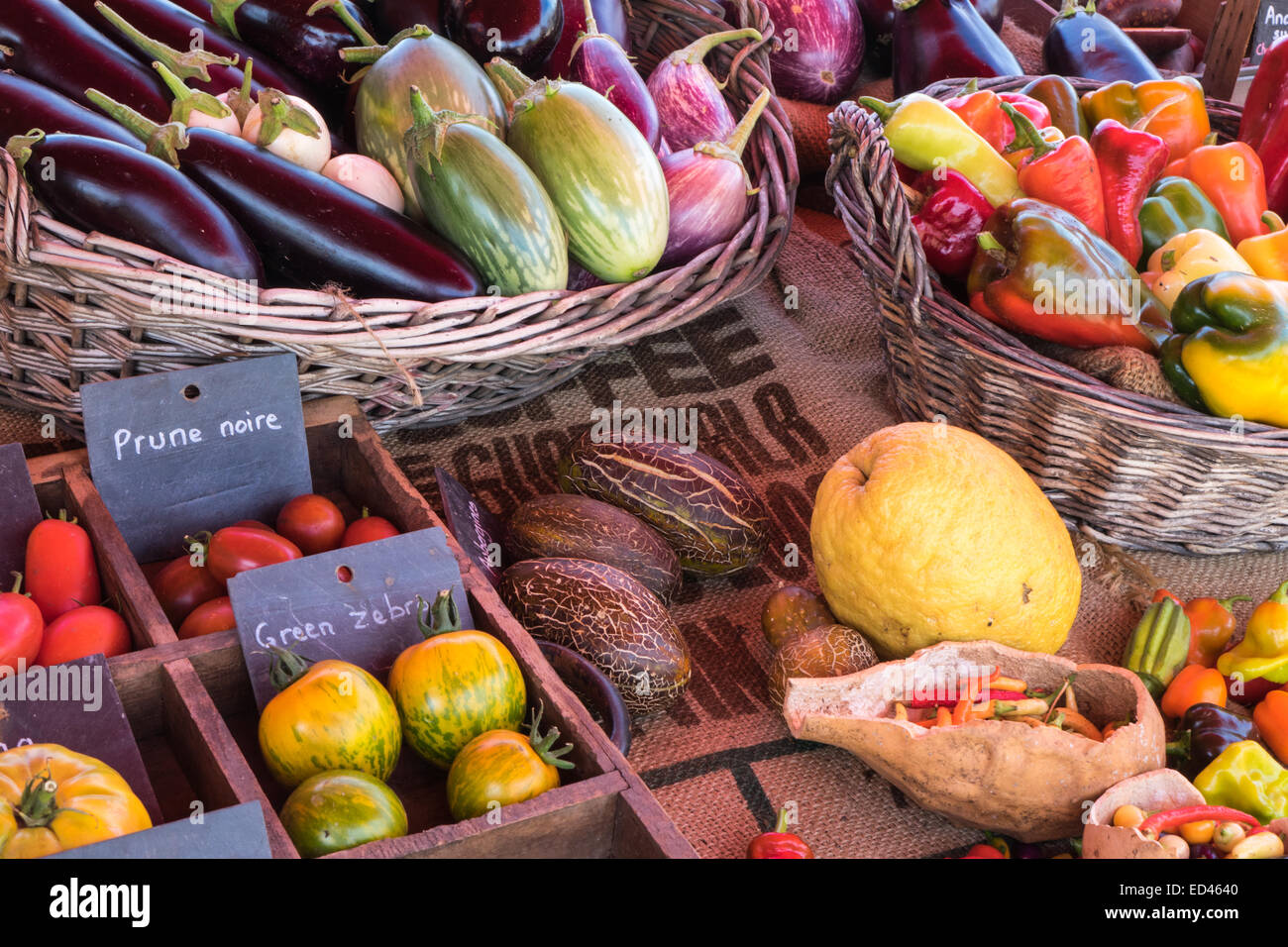 Thanksgiving baskets hires stock photography and images Alamy