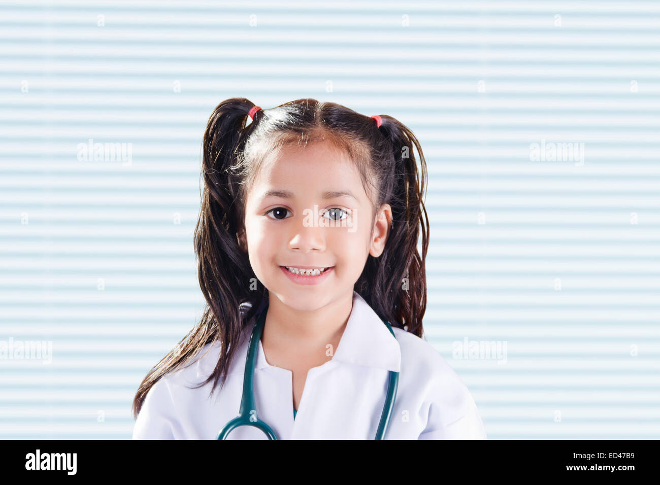 1 indian child girl Doctor Stock Photo - Alamy