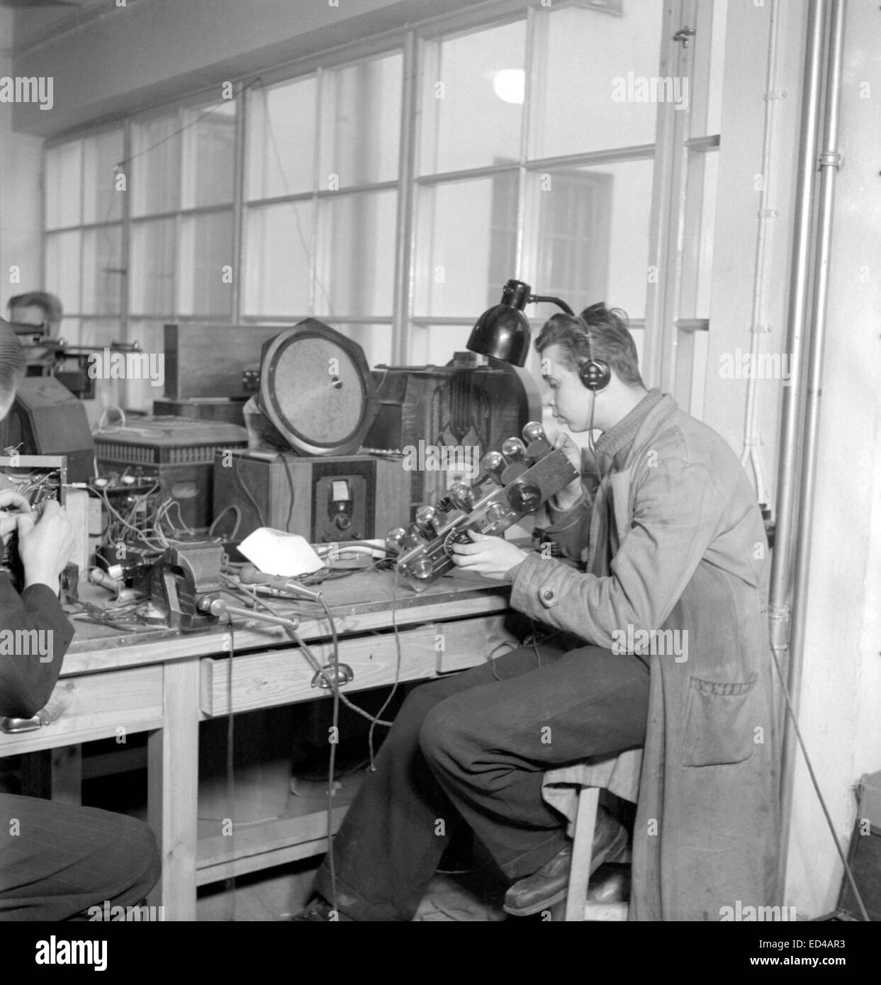 Yleisradio's repair workshop, ca 1930 Stock Photo