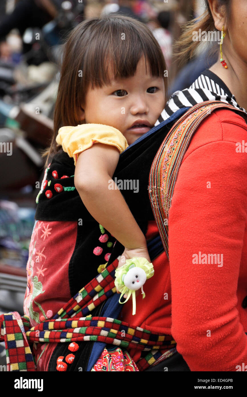 Hill tribe girl sapa vietnam hi-res stock photography and images - Alamy