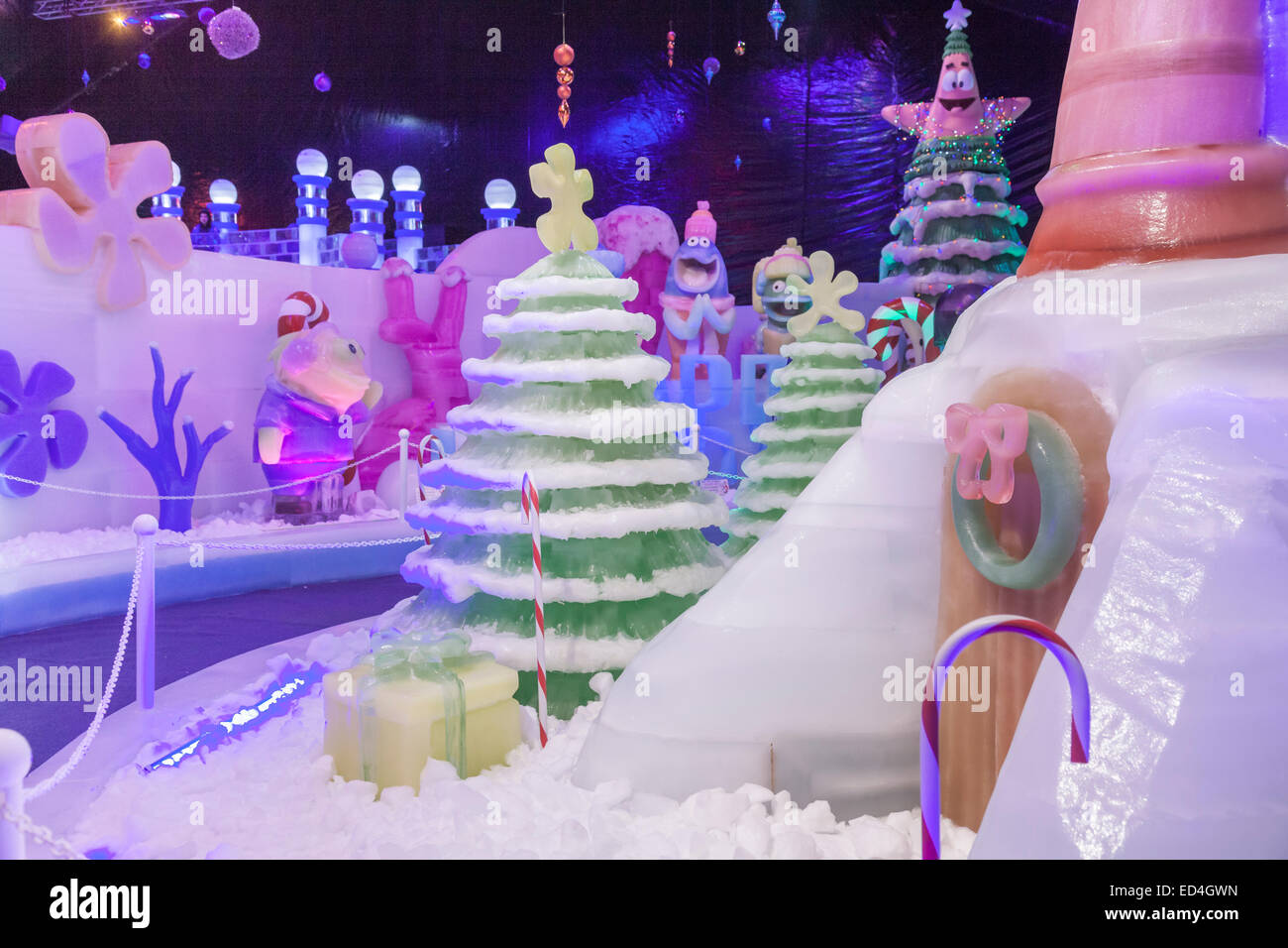 Ice Land 9 Degrees Attraction At Christmas At Moody Gardens