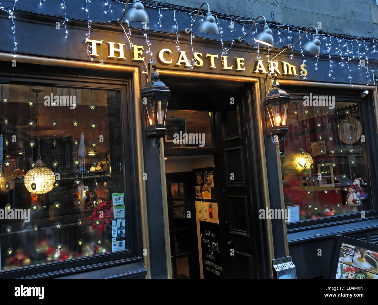 The Castle Arms Pub, 6 Johnston Terrace, Edinburgh EH1 2PW , Scotland , UK Stock Photo