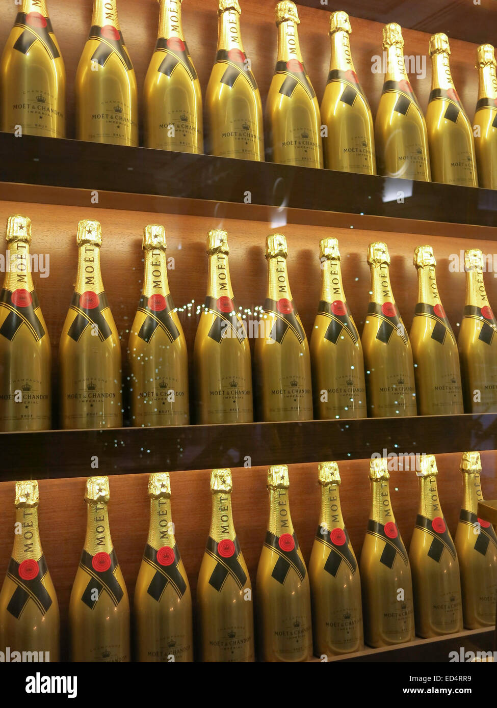 Diverse Größen, Champagner, Champagnerflasche, Impérial, Kellerei Moet &  Chandon, Moët et Chandon, Luxusgüterkonzern LVMH (Louis Stock Photo - Alamy