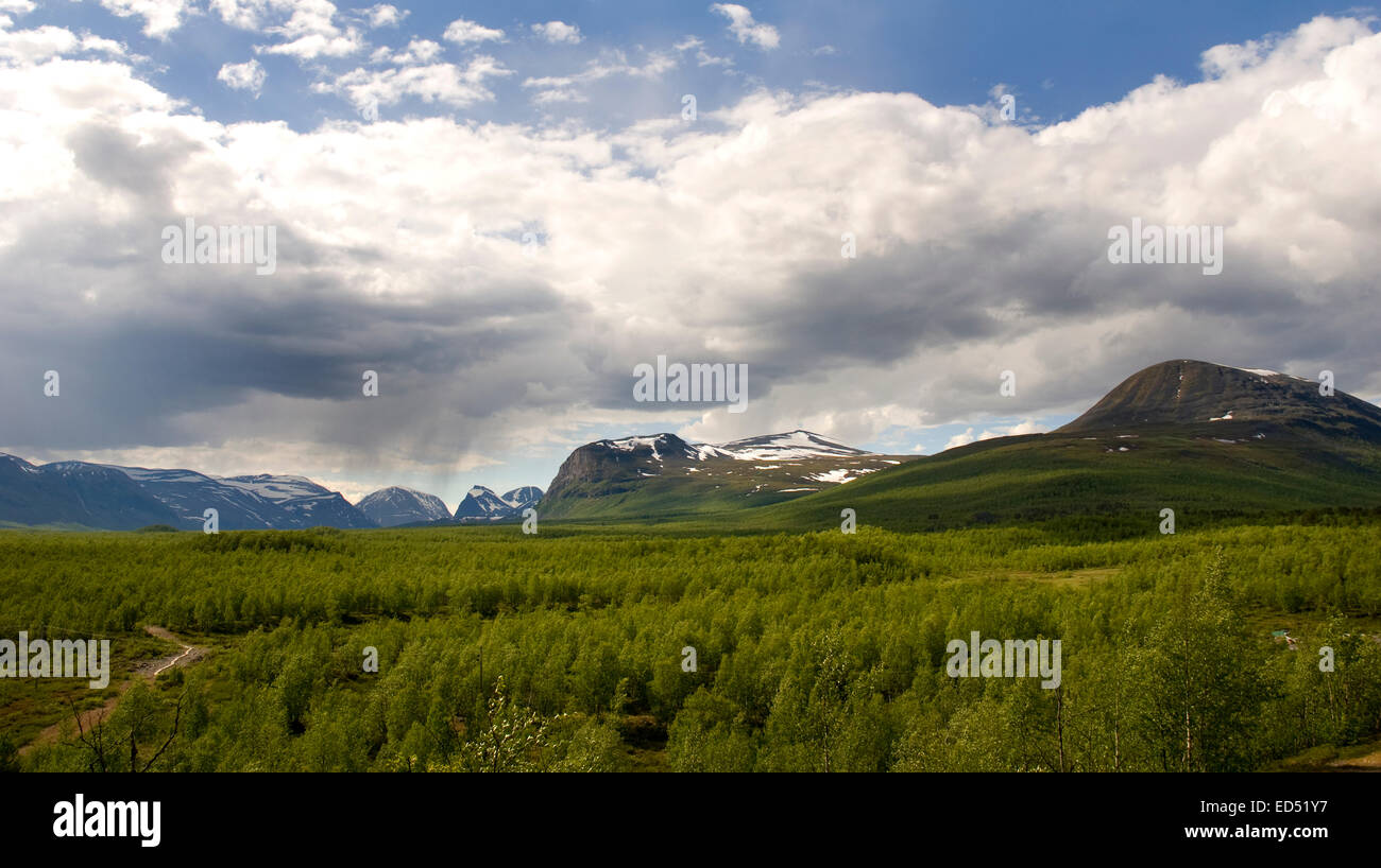 The Northern section of the Kungsleden walking trail, at Nikkaluokta in Northern Sweden near Kebnekaise Fjallstation Stock Photo