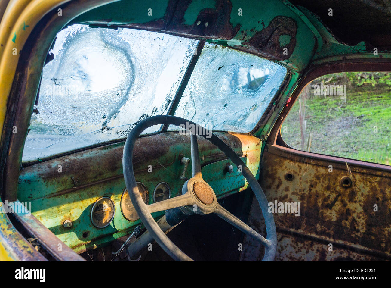 Interior old abandoned truck hi-res stock photography and images - Alamy