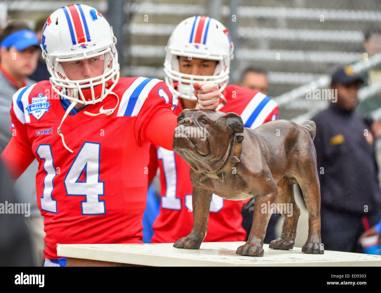 Louisiana Tech Bulldogs quarterback Ryan Higgins (14).puts his hands on