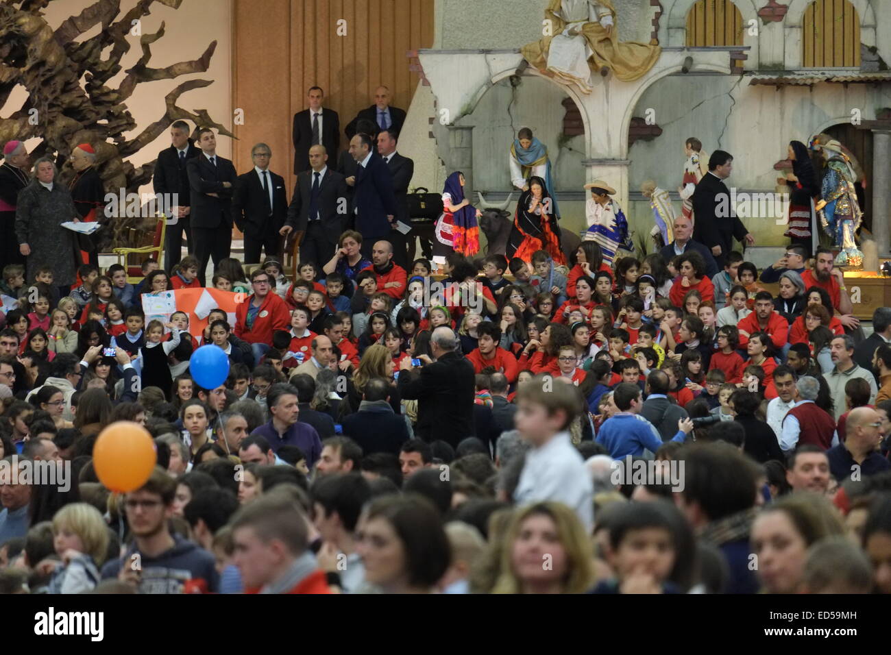 Vatican City. 28th Dec, 2014. Vatican City Nervi HallAssociation of the large families - 28 Dic 2014 Credit:  Realy Easy Star/Alamy Live News Stock Photo