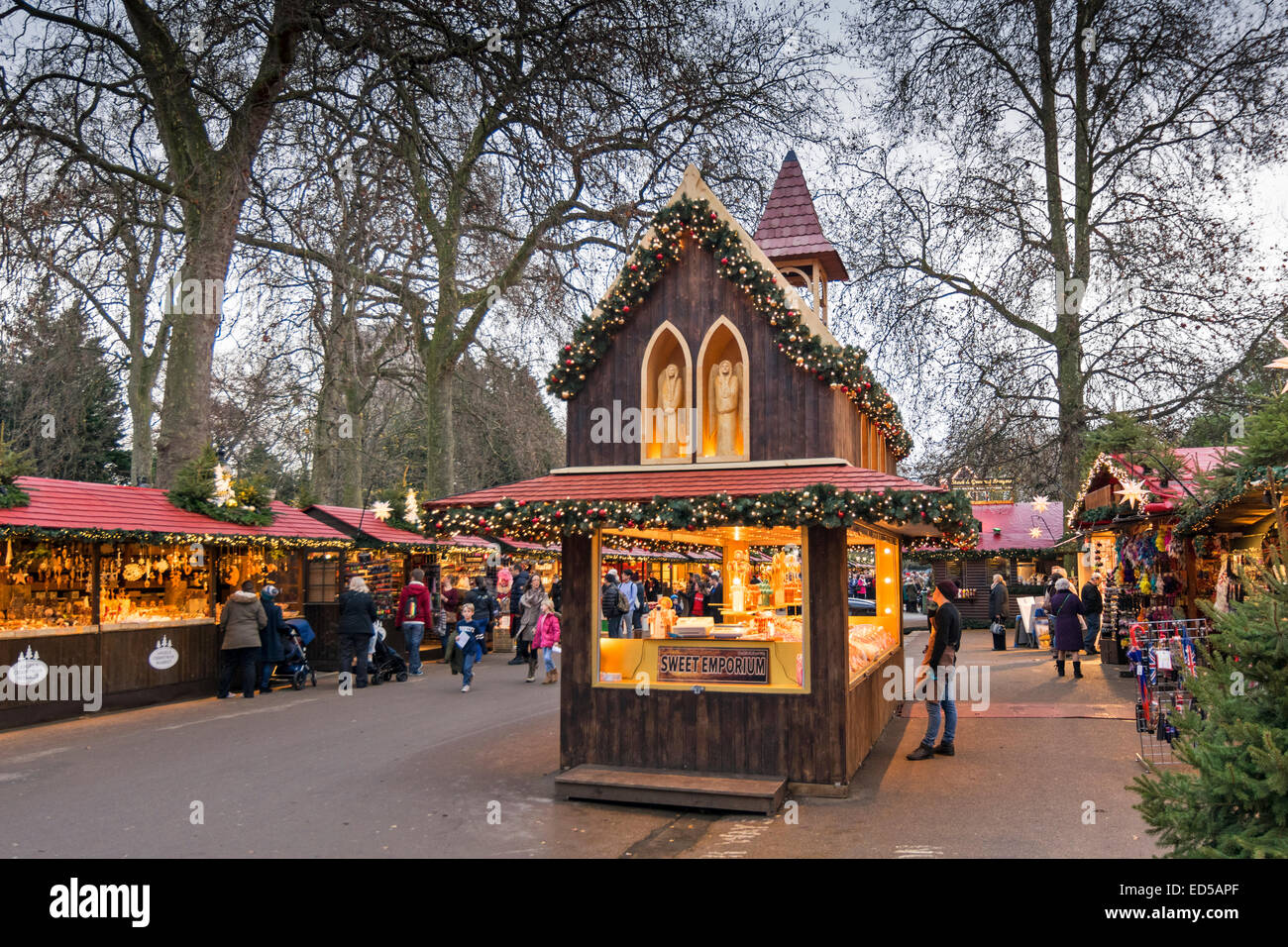 LONDON WINTER WONDERLAND IN HYDE PARK A WOODEN CHURCH SELLING SWEETS Stock Photo