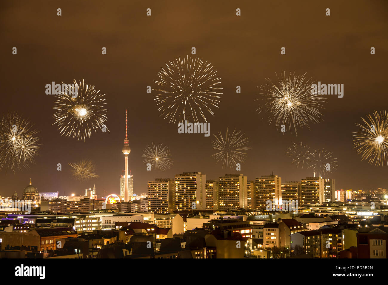 fireworks on new year's eve in berlin Stock Photo Alamy