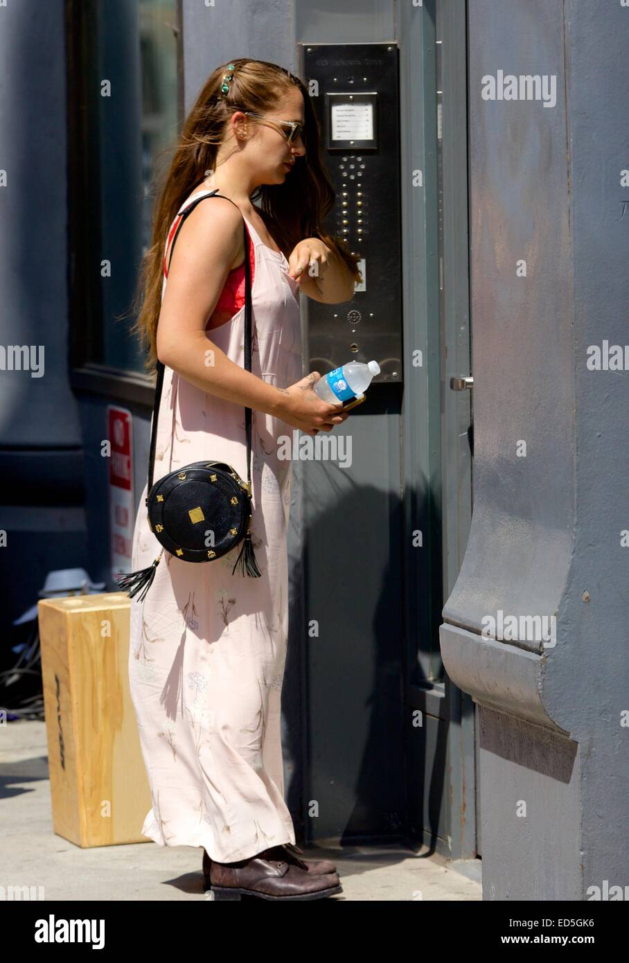 Cleavage Paparazzi Jemima Kirke naked photo 2017 Boobs Paparazzi Jemima Kirke naked photo 2017