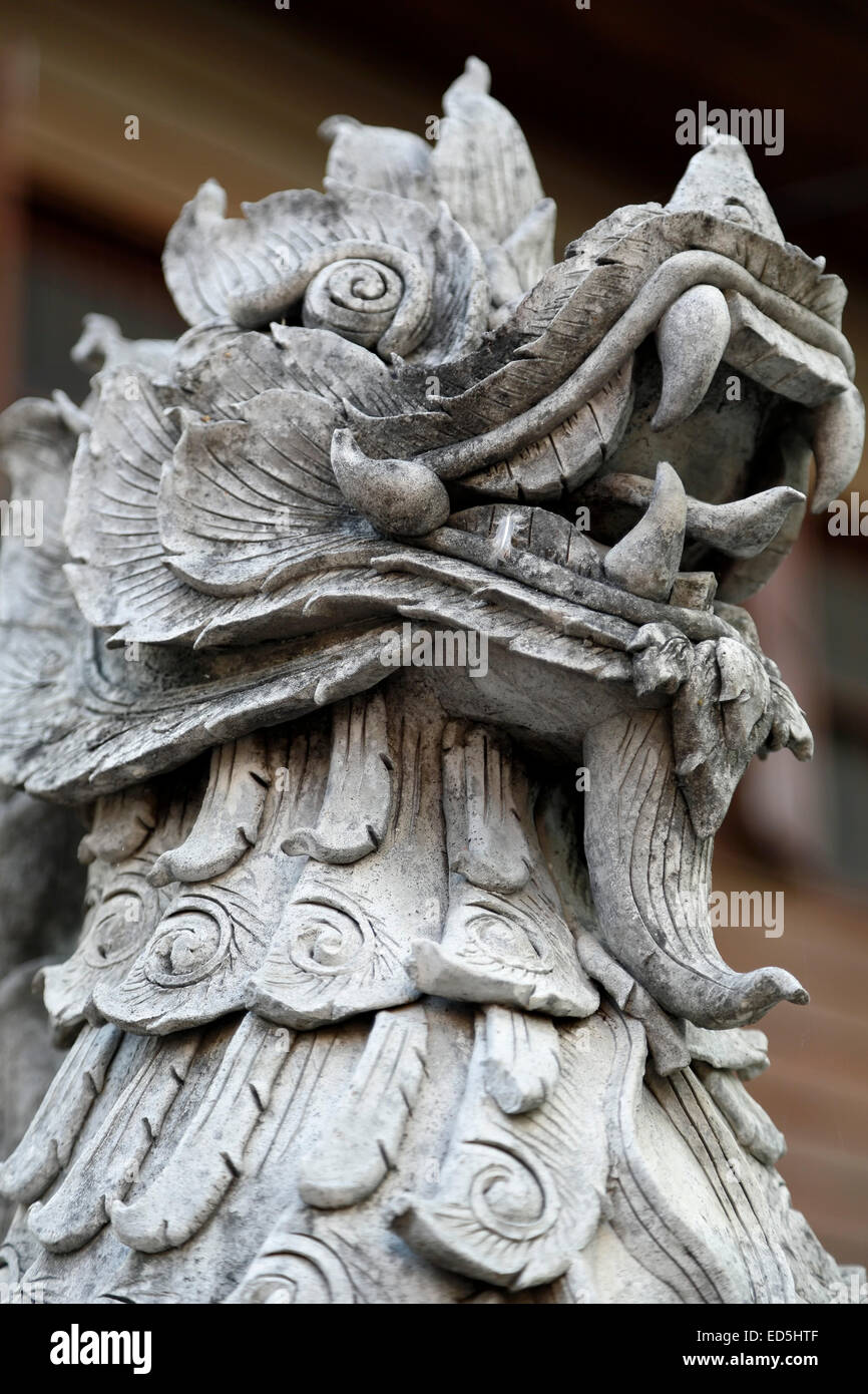 Dragon head stone hi-res stock photography and images - Alamy