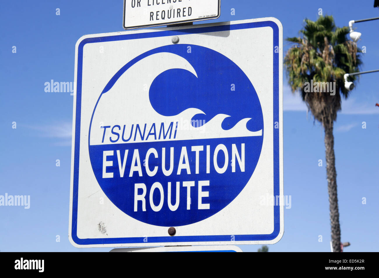 Tsunami evacuation route sign, San Diego, California, USA Stock Photo