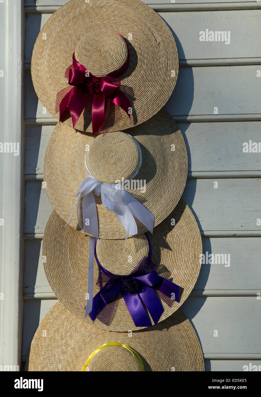 Colonial Women’s Straw Hats Stock Photo - Alamy